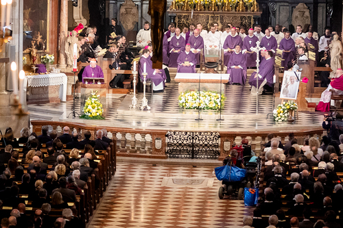 Stephansdom: Österreich nahm Abschied von Papst Franziskus / Erzdiözese Wien/ Schönlaub, Stephan Schönlaub Stephansdom: Österreich nahm Abschied von Papst Franziskus