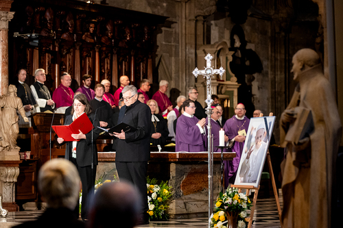 Stephansdom: Österreich nahm Abschied von Papst Franziskus / Erzdiözese Wien/ Schönlaub, Stephan Schönlaub Stephansdom: Österreich nahm Abschied von Papst Franziskus