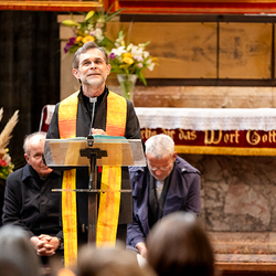 Agape und Mitarbeitergebet